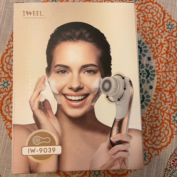 NWT TWEEL 4 in 1 Facial Cleansing Brush - Picture 2 of 4
